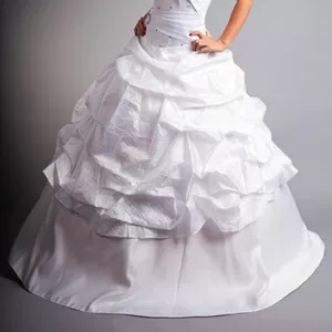 свадебные наряды  для невесты от  100 уе