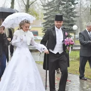 свадебные наряды  для  невест и  женихов 