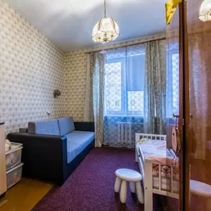 3-комнатная квартира в сталинском доме на Долгобродской 11