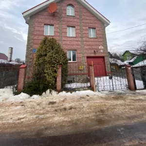 Купить шестикомнатную квартиру,  Минск,  Весенняя улица,  21