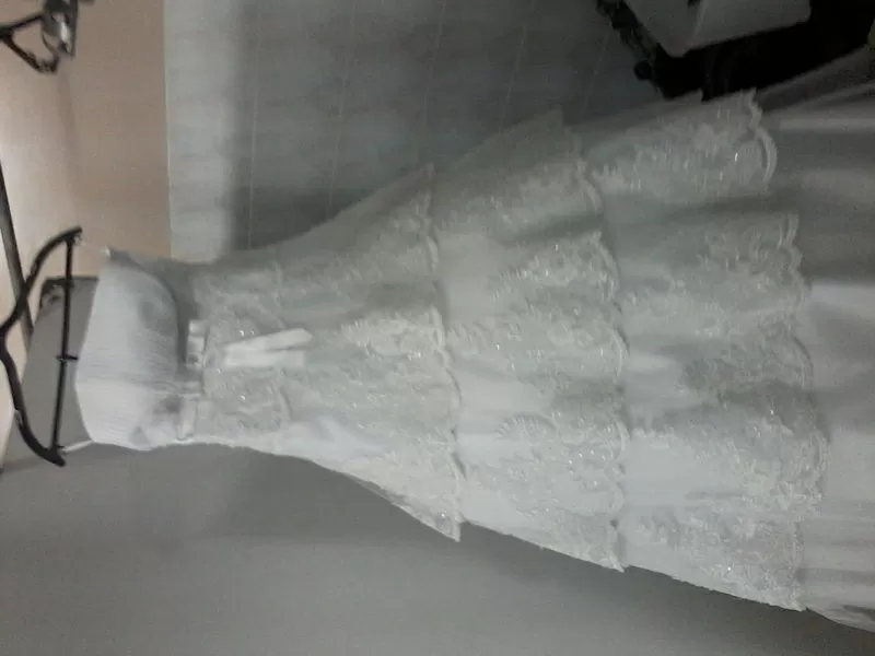Продам красивое кружевное свадебное платье 4