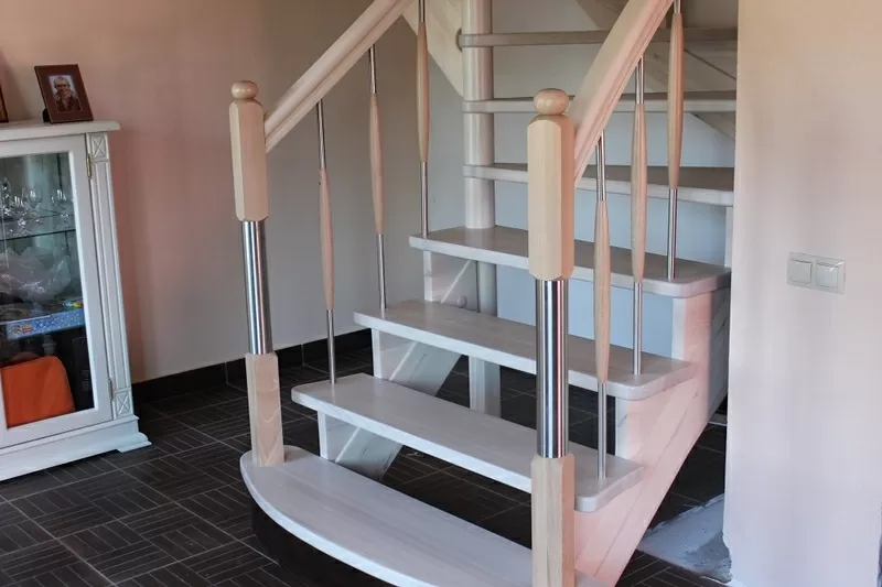 Лестницы межэтажные деревянные - собственное производство и монтаж.