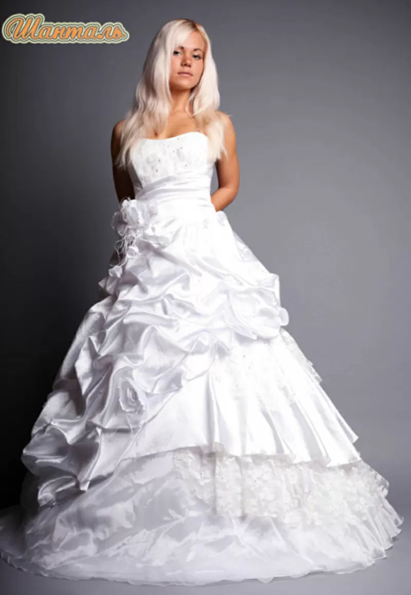 свадебные платья невесте и костюм, фрак жениху 83