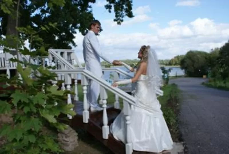 свадебные наряды -невесте платье, жениху смокинг и фрак 4