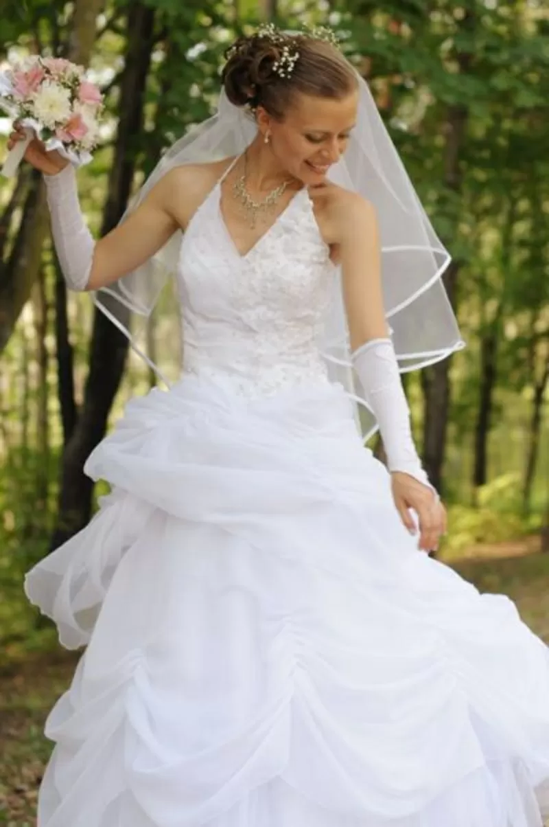 свадебные наряды -невесте платье, жениху смокинг и фрак 22