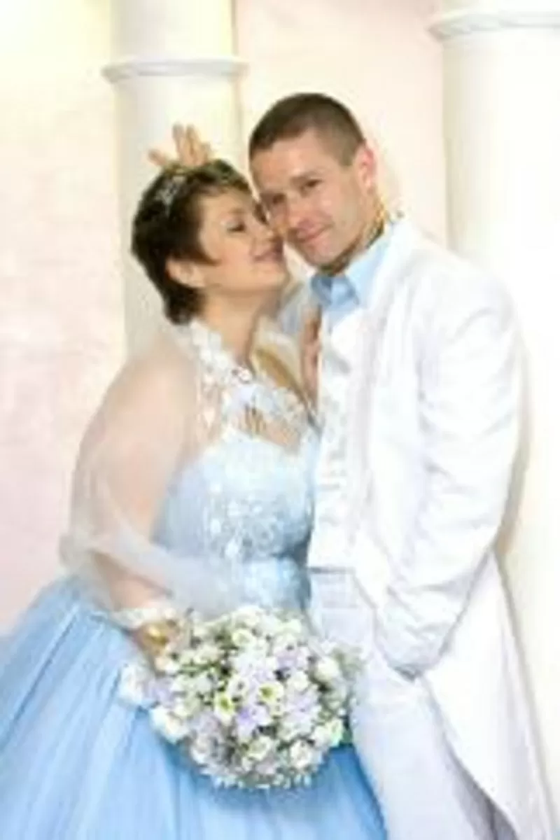 свадебные наряды -невесте платье, жениху смокинг и фрак 30