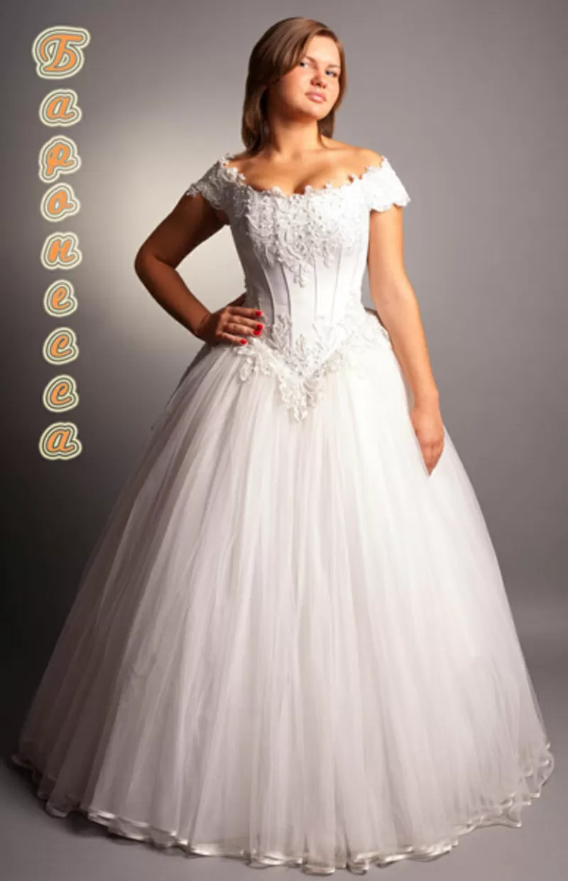 свадебные наряды -невесте платье, жениху смокинг и фрак 75