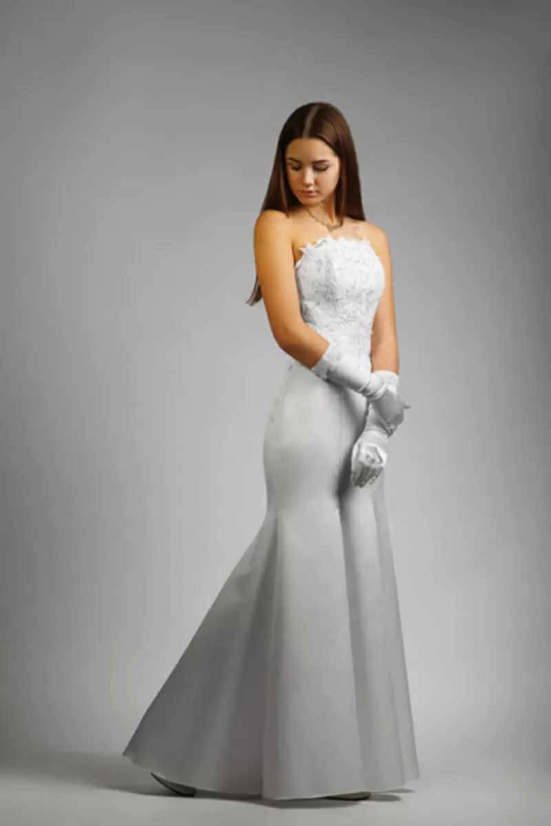 свадебные наряды -невесте платье, жениху смокинг и фрак 95