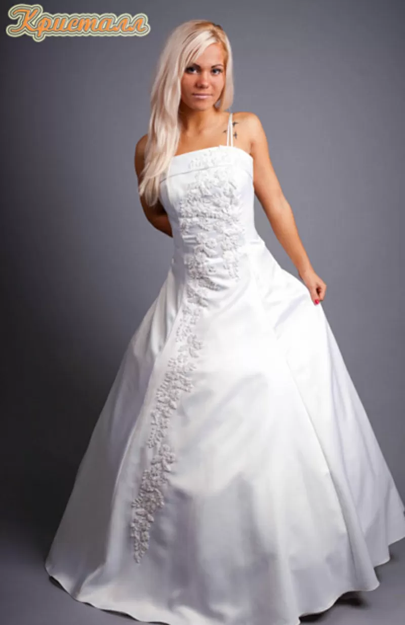 свадебные наряды -невесте платье, жениху смокинг и фрак 96