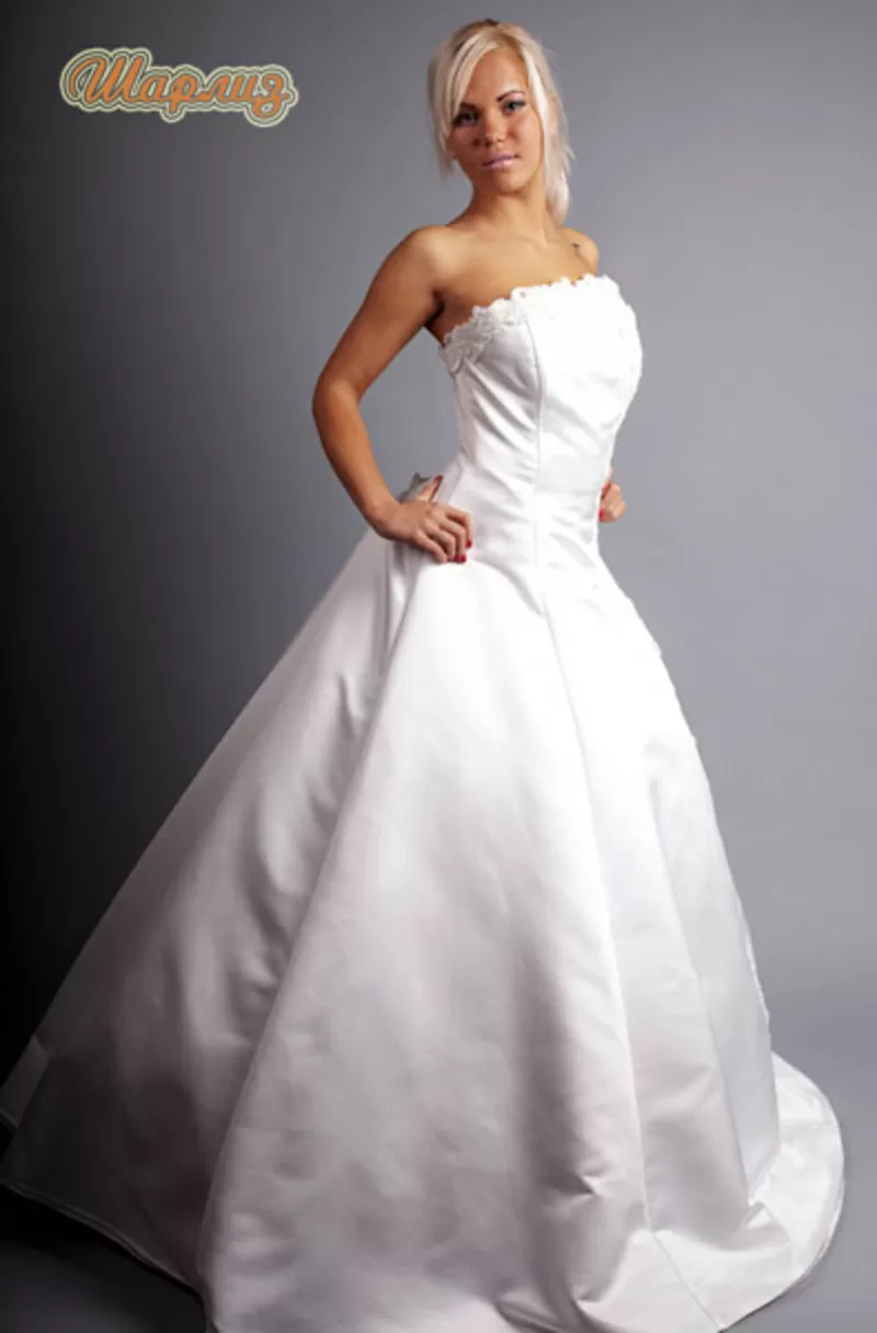 свадебные наряды -невесте платье, жениху смокинг и фрак 105