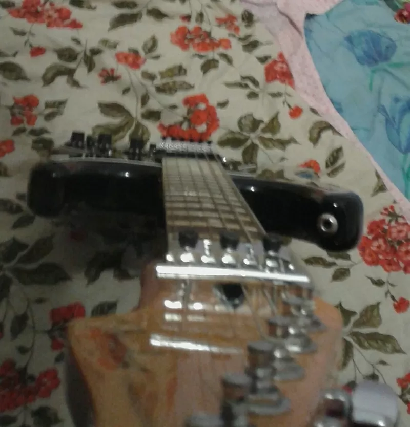Продам электрогитару Fender Blacktop Stratocaster HH Floyd Rose 2