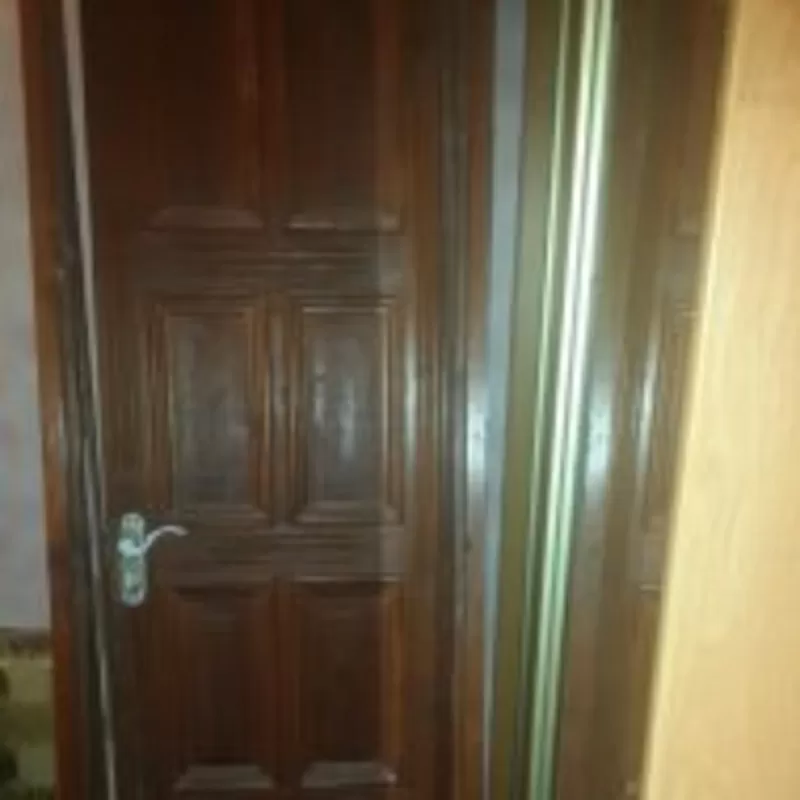 Продам деревянные межкомнатные двери  3