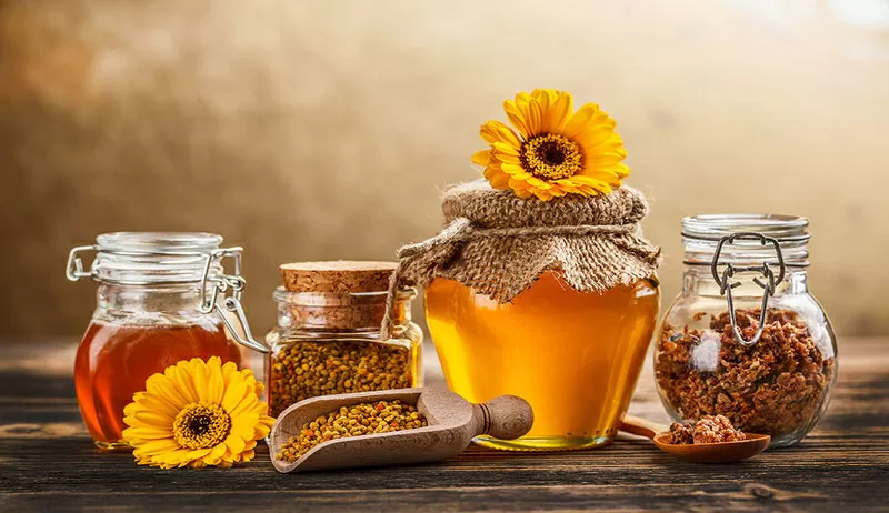 Пчел,  пчелосемьи, пчелопакеты, матки, маточники, мёд