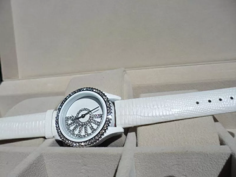 Наручные часы: Dior Women White 3