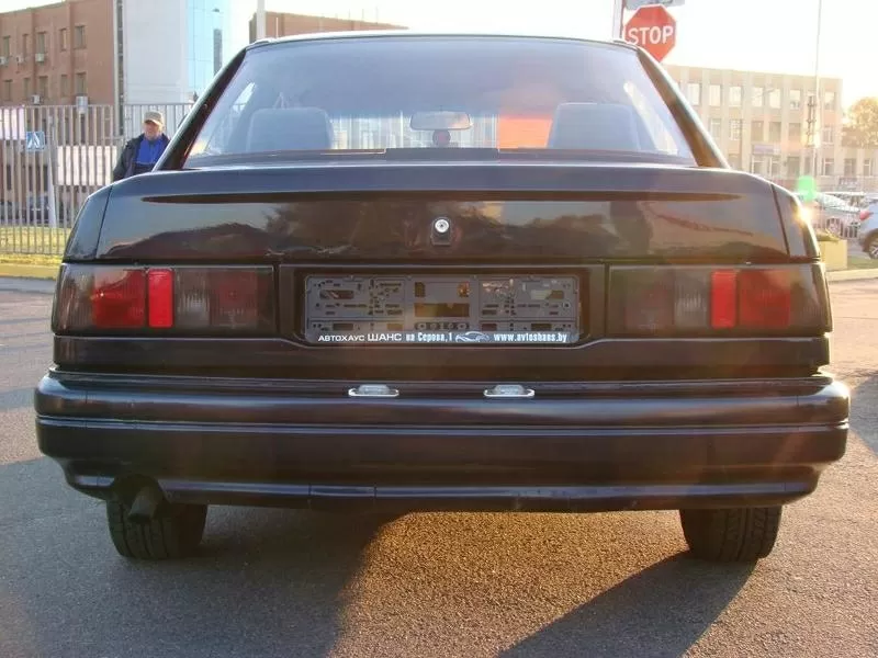 Автомобиль Ford Sierra 1.8 8