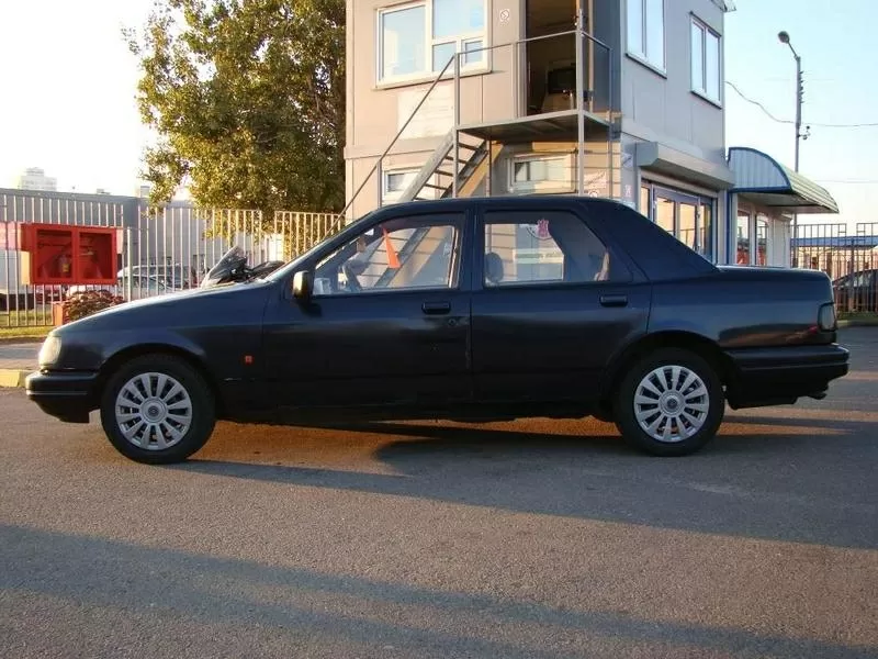 Автомобиль Ford Sierra 1.8 10