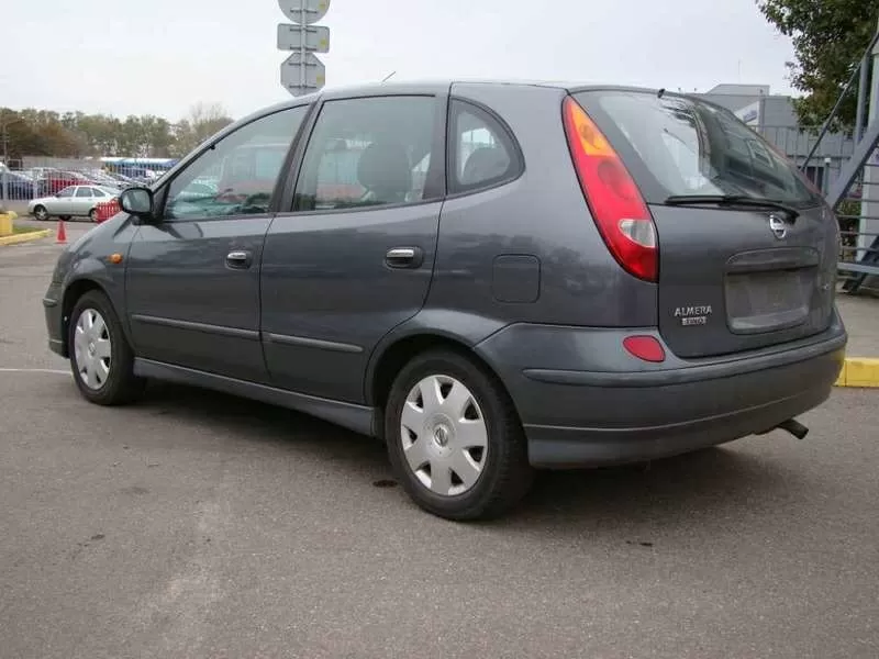 Nissan Almera Tino 2.2 dCi 10