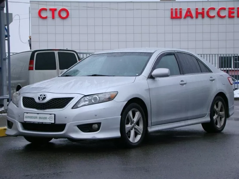 Отличный автомобиль Toyota Camry Se 3