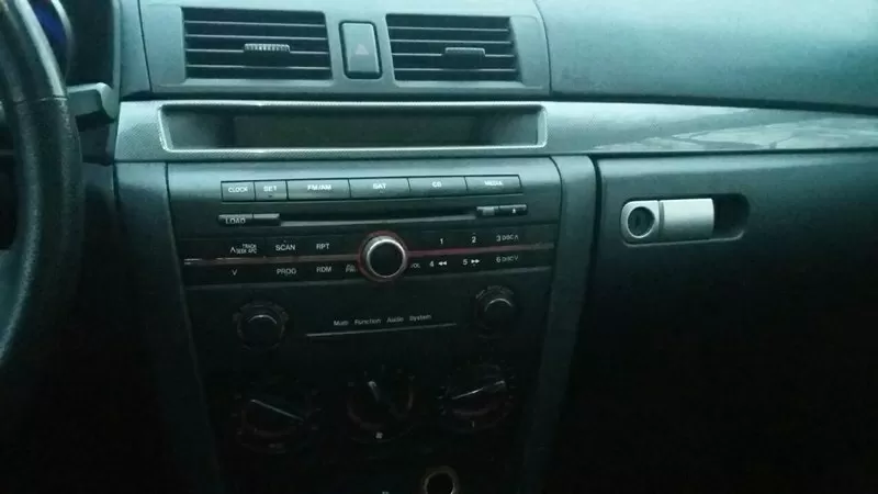 Mazda 3,  2006  3