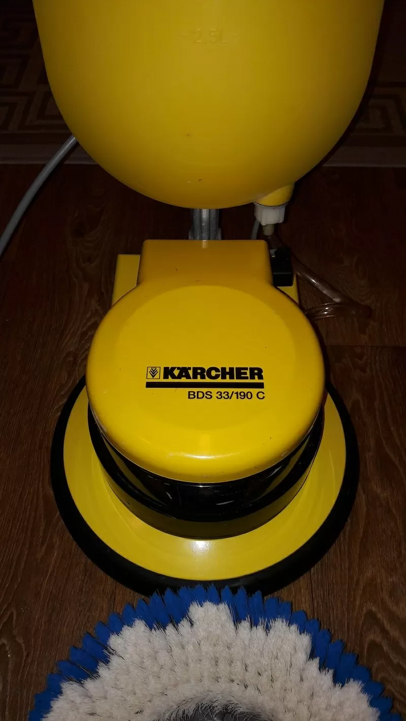 Однодисковая машина для стирки ковров Karcher BDS 33/190 C с баком  4