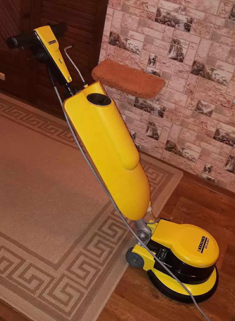 Однодисковая машина для стирки ковров Karcher BDS 33/190 C с баком  6