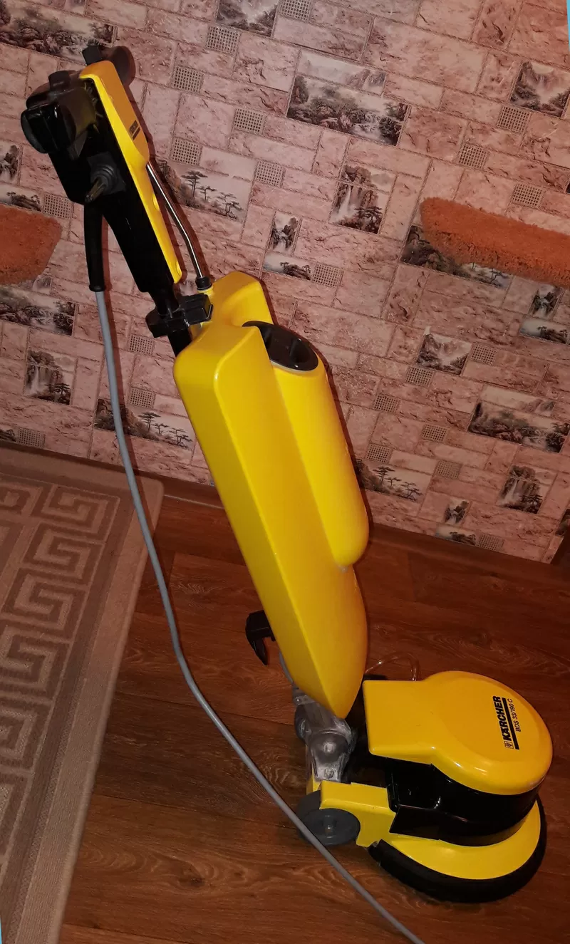 Однодисковая машина для стирки ковров Karcher BDS 33/190 C с баком  7