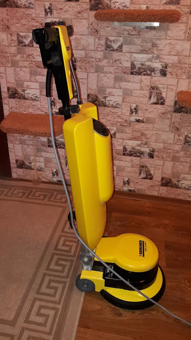 Однодисковая машина для стирки ковров Karcher BDS 33/190 C с баком  8