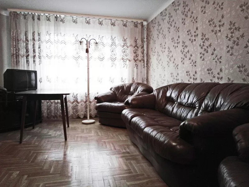 Просторная трехкомнатная с отличным ремонтом и мебелью,  Лынькова 15 3