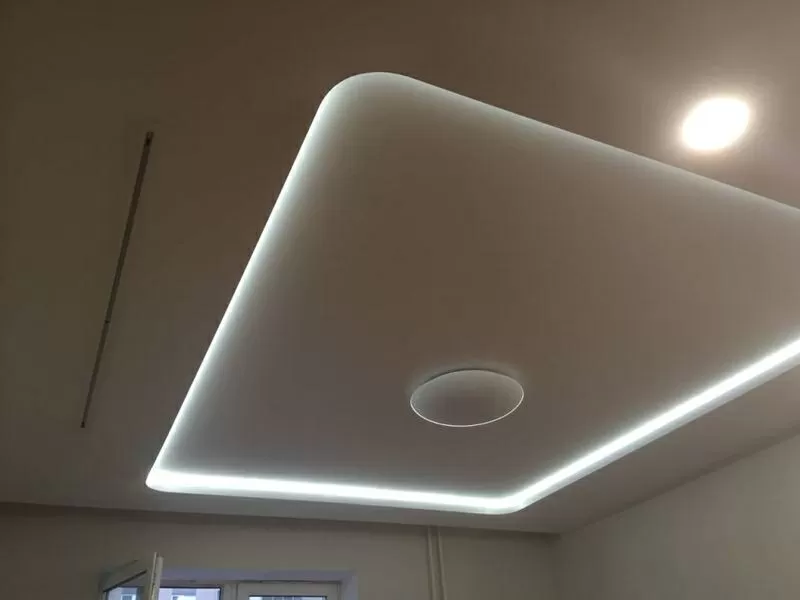 Натяжные двухуровневые потолки с подсветкой 2