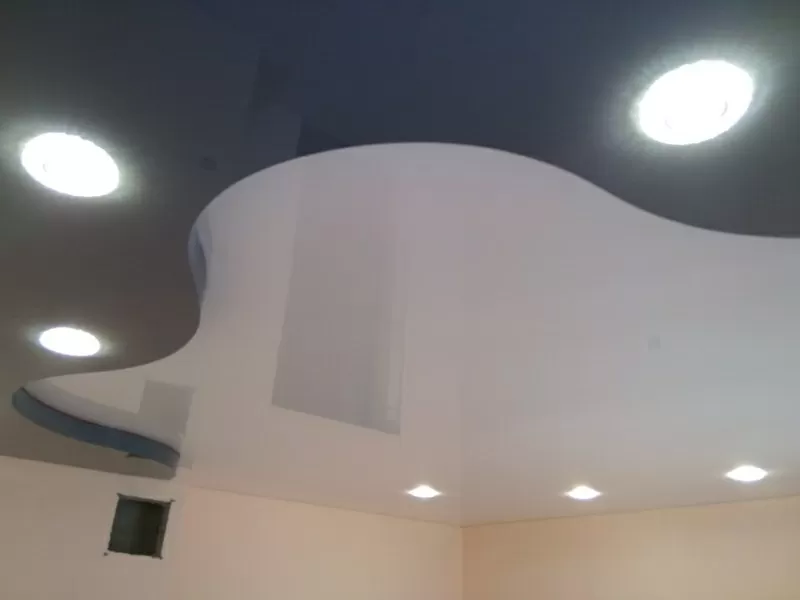 Натяжные двухуровневые потолки с подсветкой 4