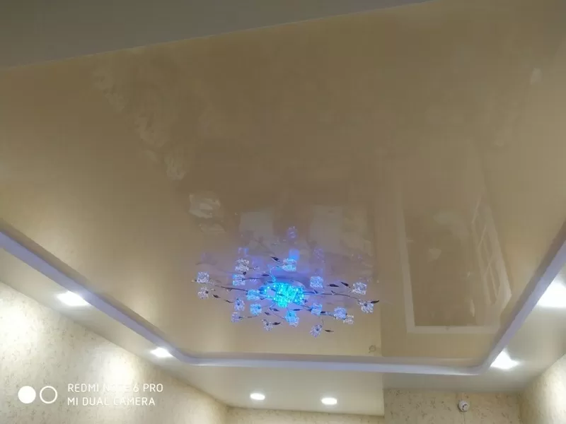 Натяжные двухуровневые потолки с подсветкой 5