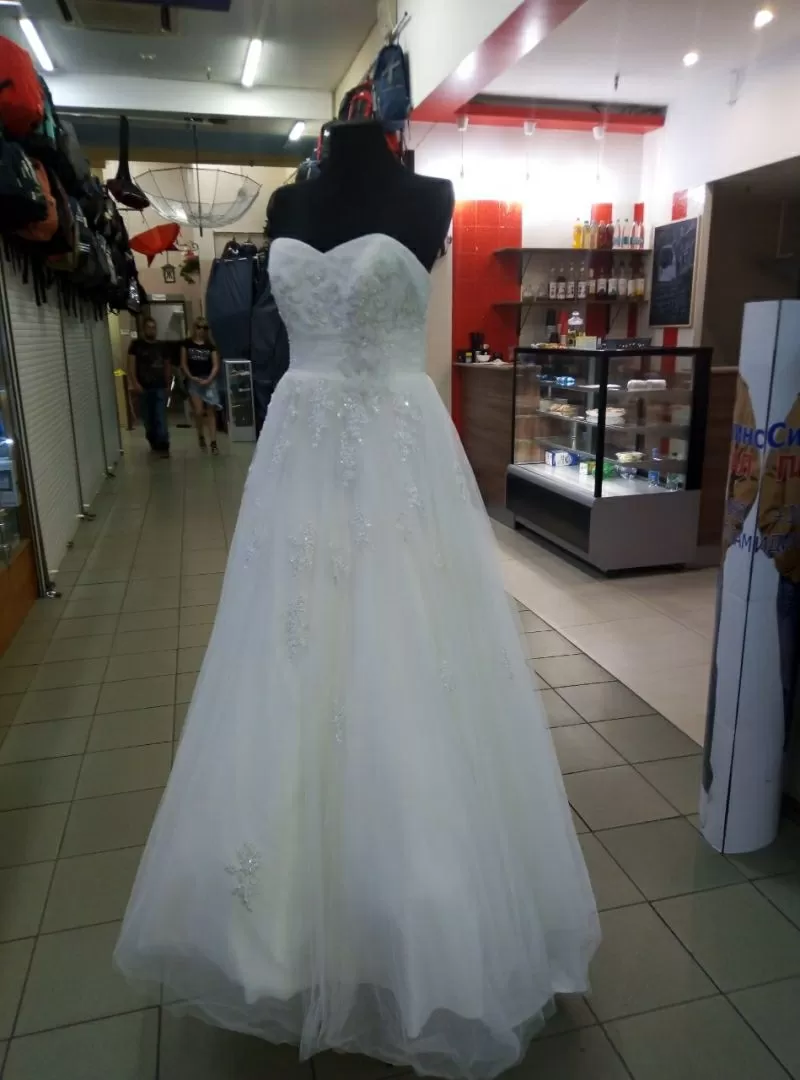 Шикарное Свадебное Платье из Англии дешево срочно 4