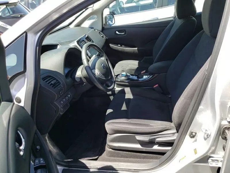 Nissan Leaf SV,  2017,  серый 3