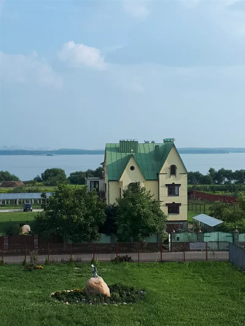Пол  дома с отдельным входом на берегу Минского моря.  9