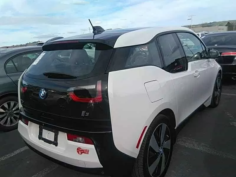 BMW электро-бензиновый,  черно-белый 2