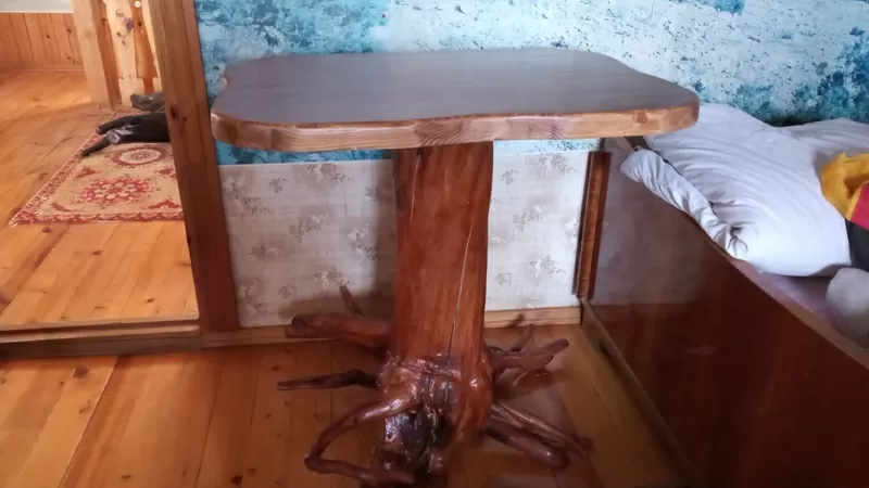 Уникальные столы ручной работы из натурального дерева 5