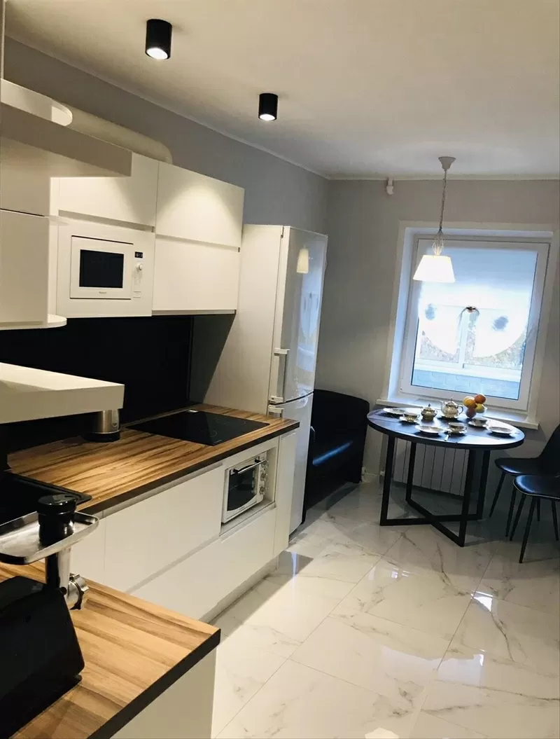 Продается 3-комнатная квартира в центре Минска,  ул. Сторожовская,  8  9