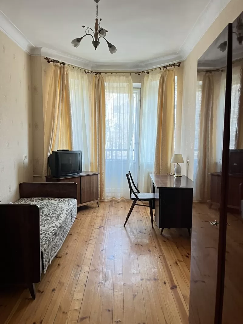 Продается 3-комнатная квартира по ул Жилуновича 30  8
