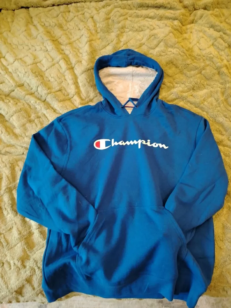 Худи с капюшоном Champion. 2