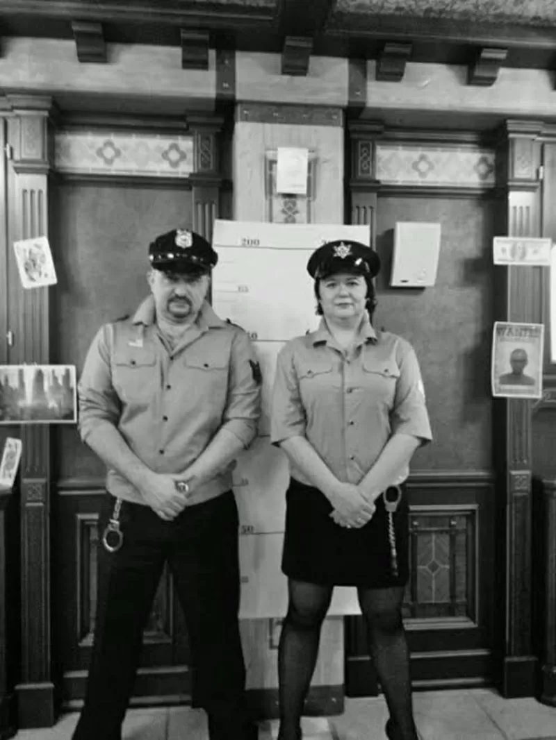 вечер Чикаго-ганстер, узник, канкан кабарэ, копы, священник-костюмы прокат 4