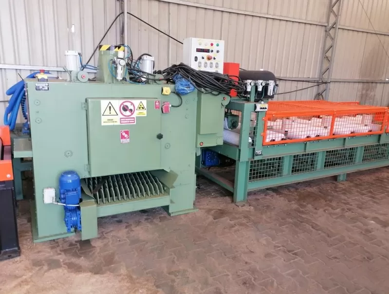 Многопильная линия для раскроя с центрирующим столом и выгрузкой досок 3