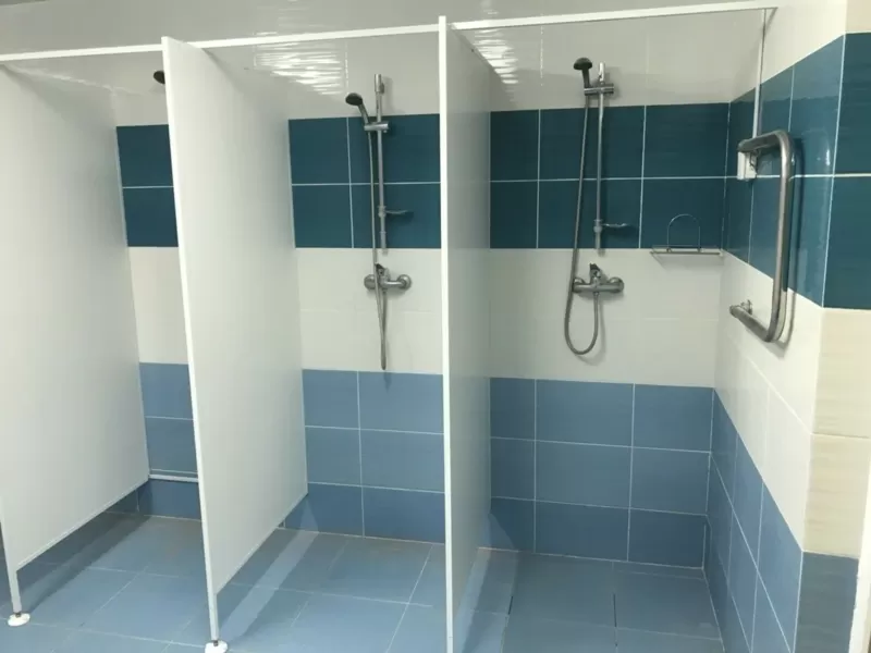 Офисные,  сантехнические и душевые перегородки из ПВХ,  алюминия и ДСП 3